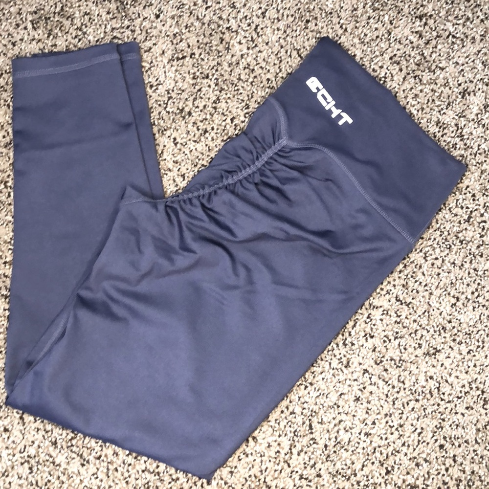 ECHT scrunch butt capris